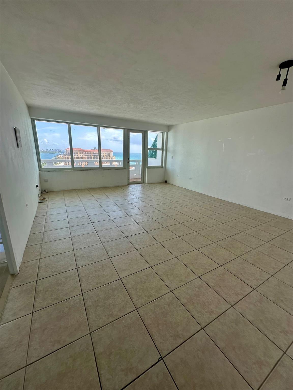 3111 N Ocean Dr 1502
