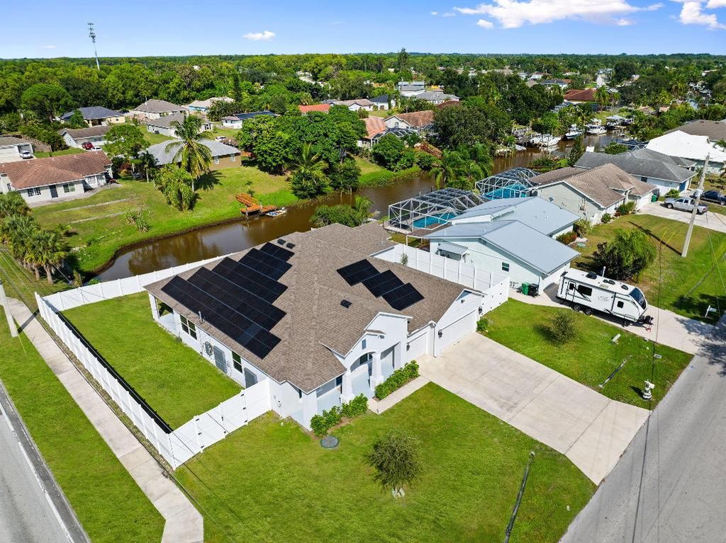 Photo of 105 NE Sagamore Terrace, Port Saint Lucie, FL 34983 (MLS # R11140963)