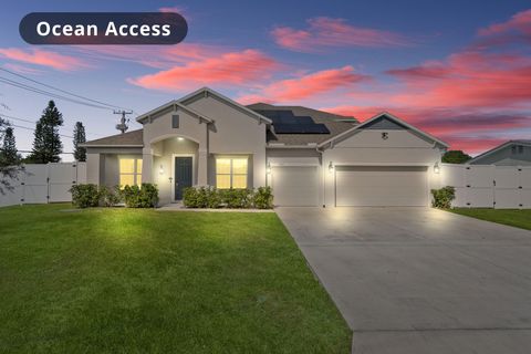 Photo of 105 NE Sagamore Terrace, Port Saint Lucie, FL 34983 (MLS # R11140963)