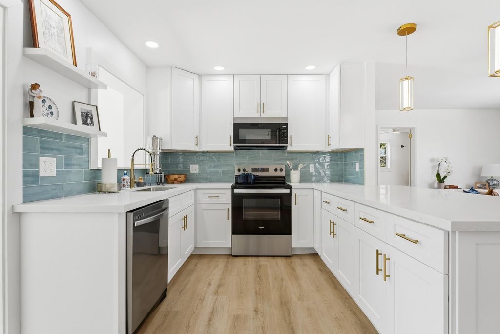 Photo of 533 Riverside Drive, Palm Beach Gardens, FL 33410 (MLS # R11164558)