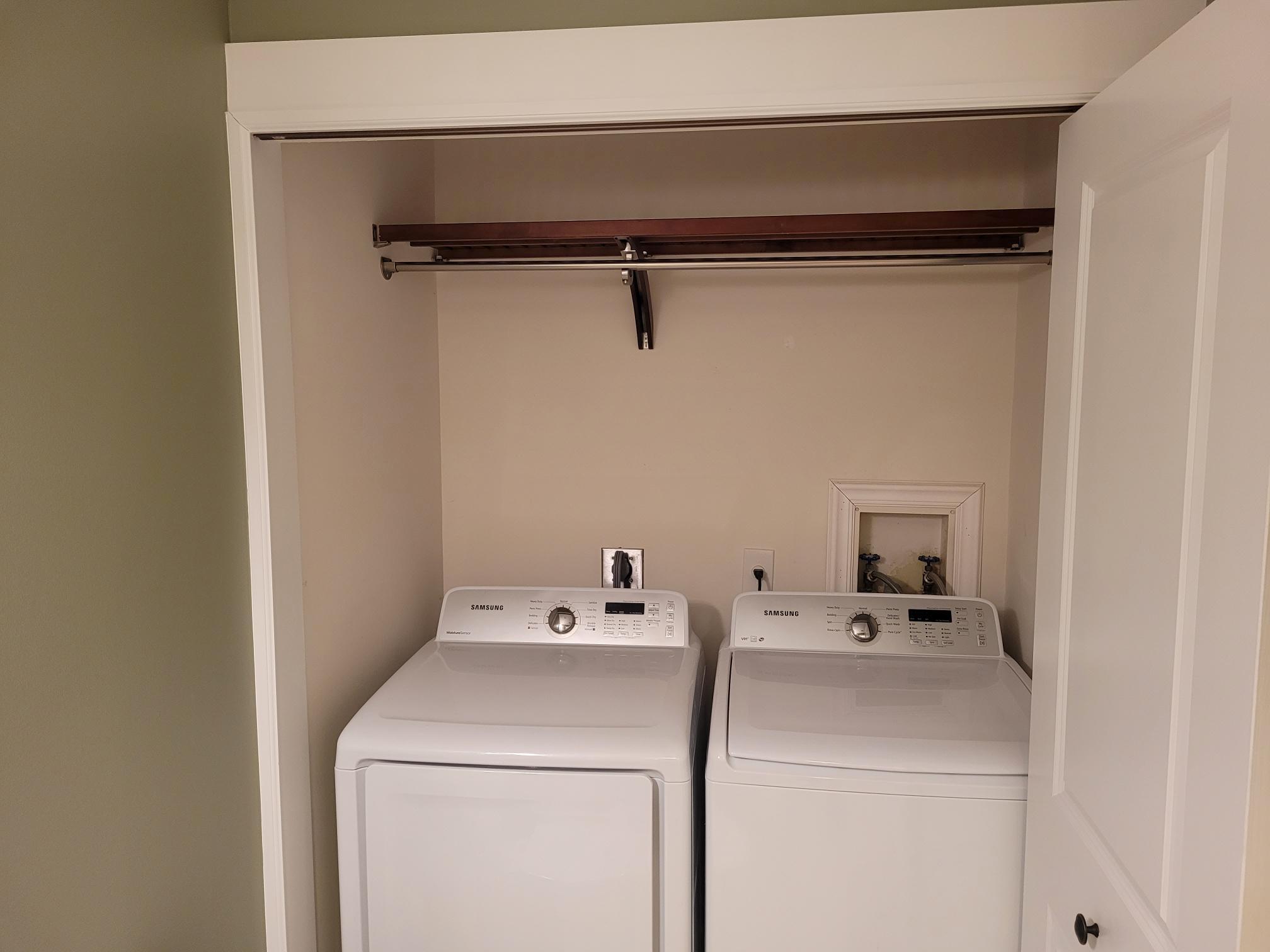 NORTH POINTE TOWN HOMES - Residential