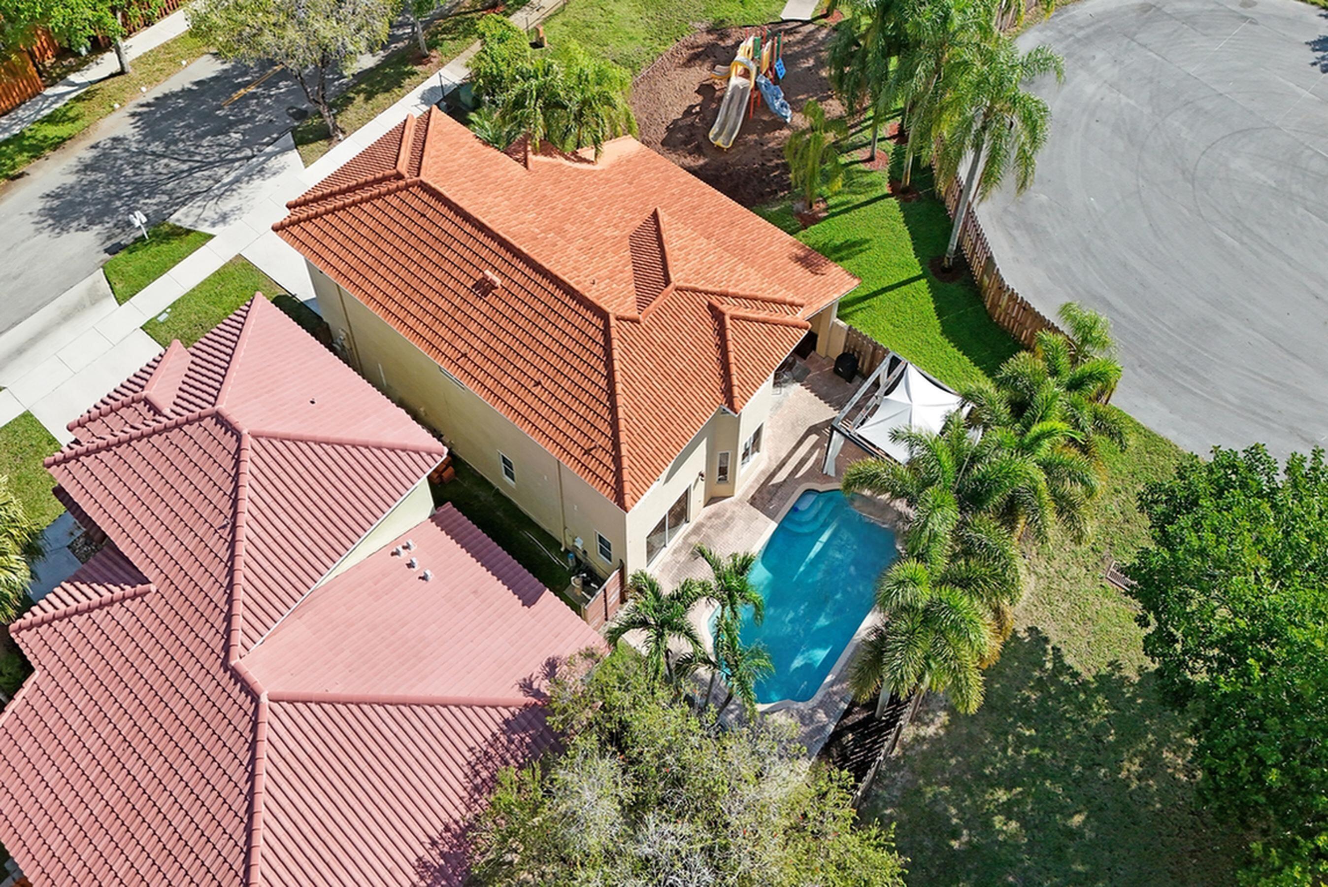 GROVE COMMERCIAL CENTER - Residential