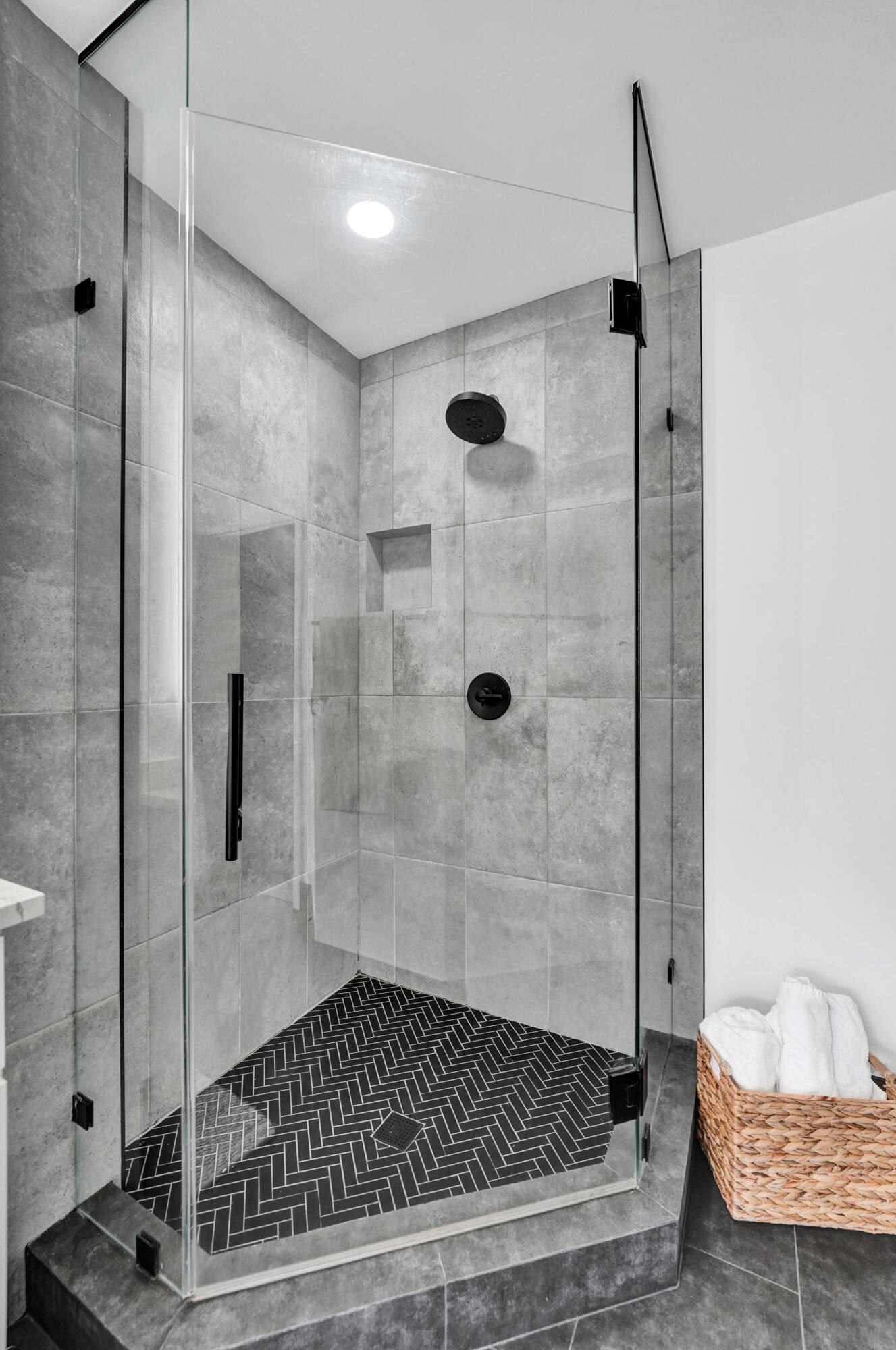 GROVE COMMERCIAL CENTER - Residential