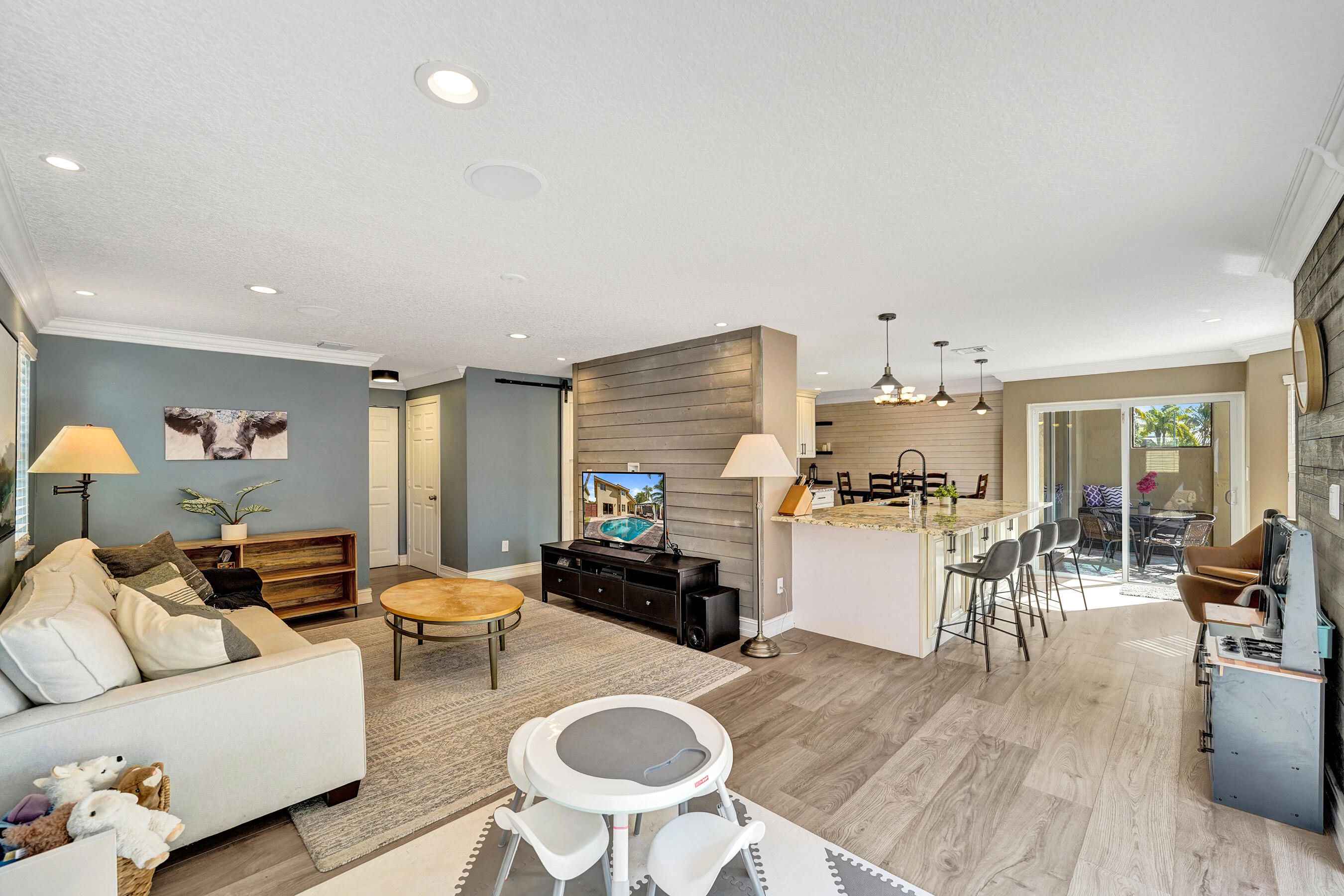 GROVE COMMERCIAL CENTER - Residential