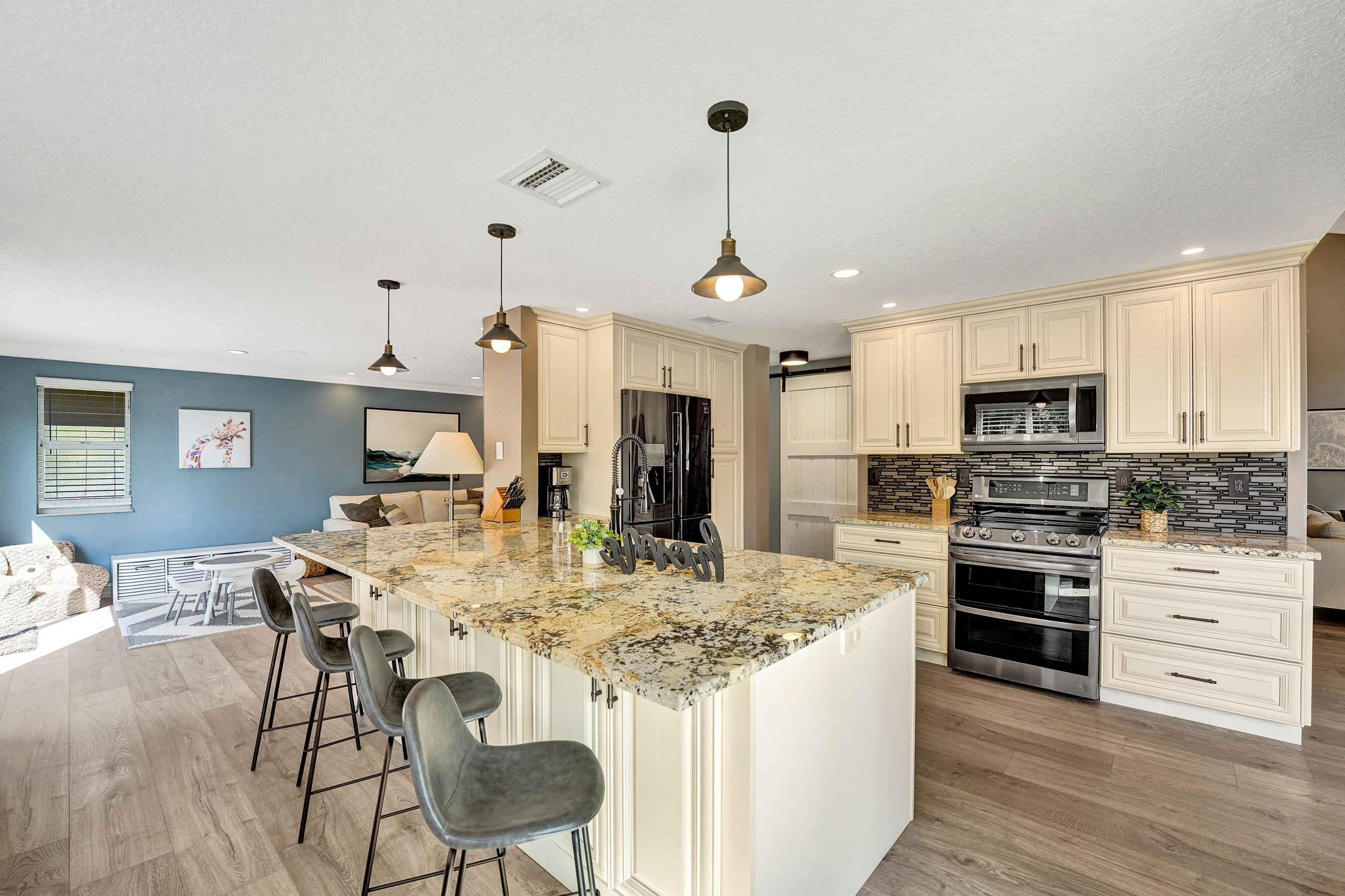 GROVE COMMERCIAL CENTER - Residential