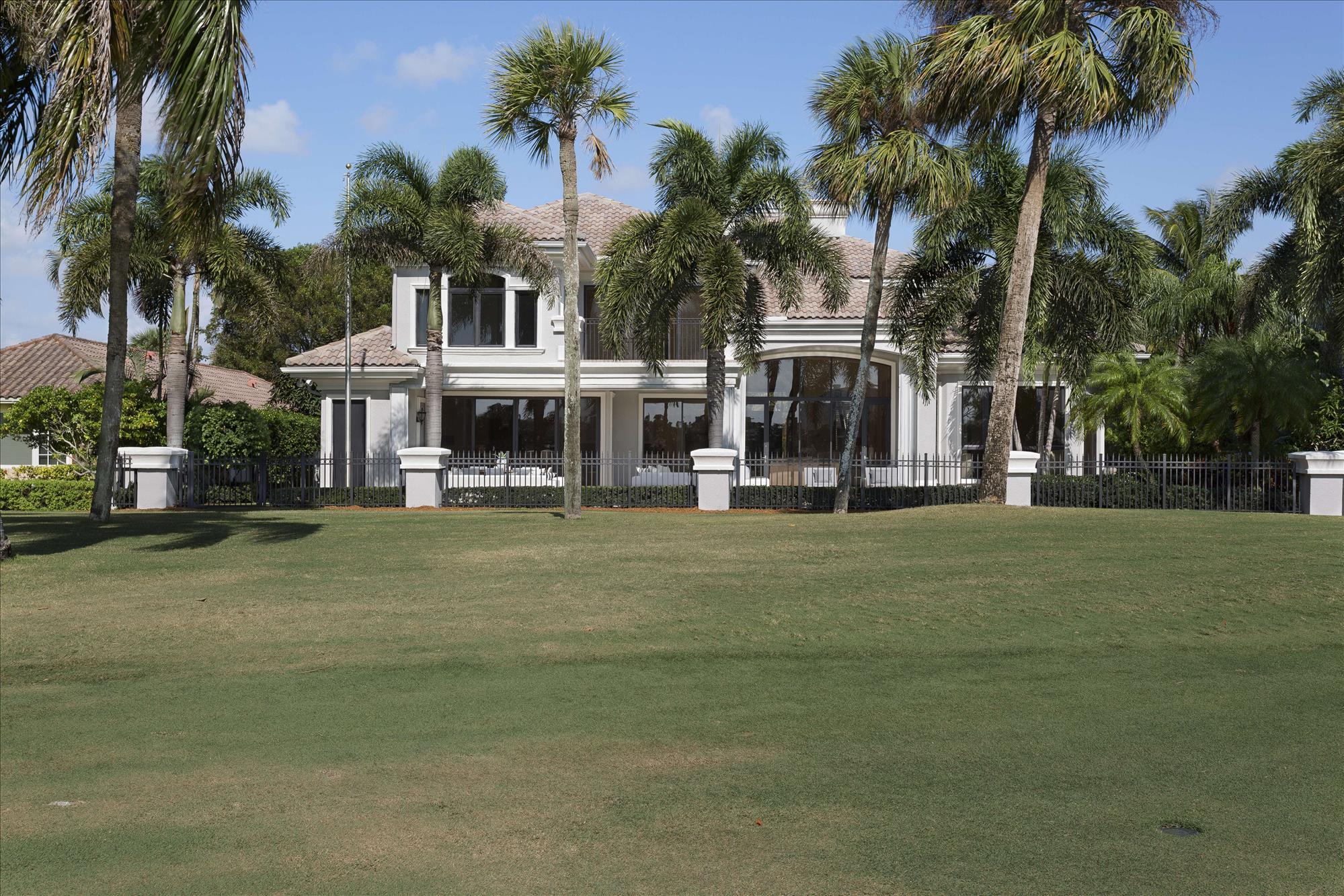 ROYAL PALM YACHT & COUNTRY CLUB - Residential