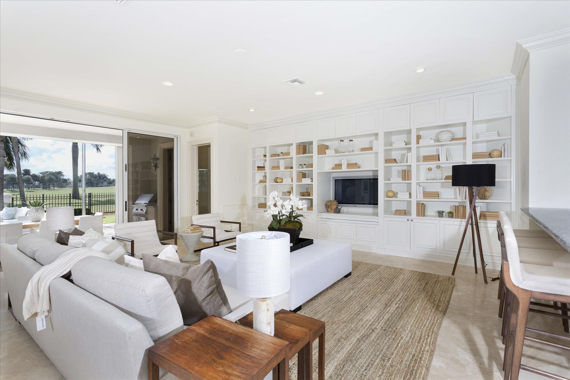 ROYAL PALM YACHT & COUNTRY CLUB - Residential