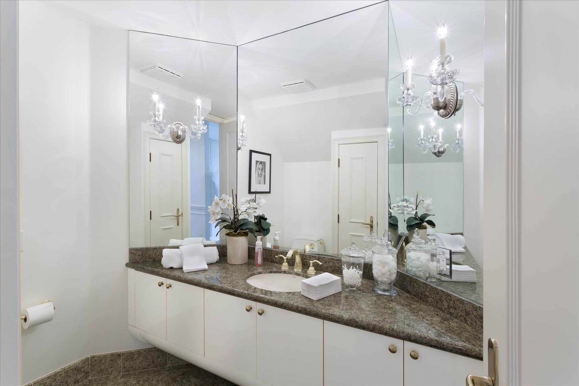 ROYAL PALM YACHT & COUNTRY CLUB - Residential