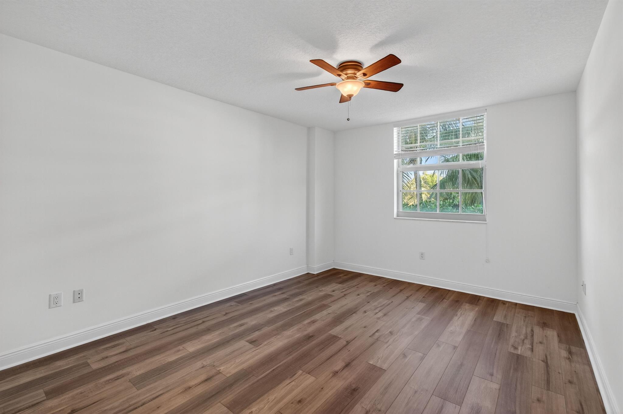 610 CLEMATIS CONDO - Residential