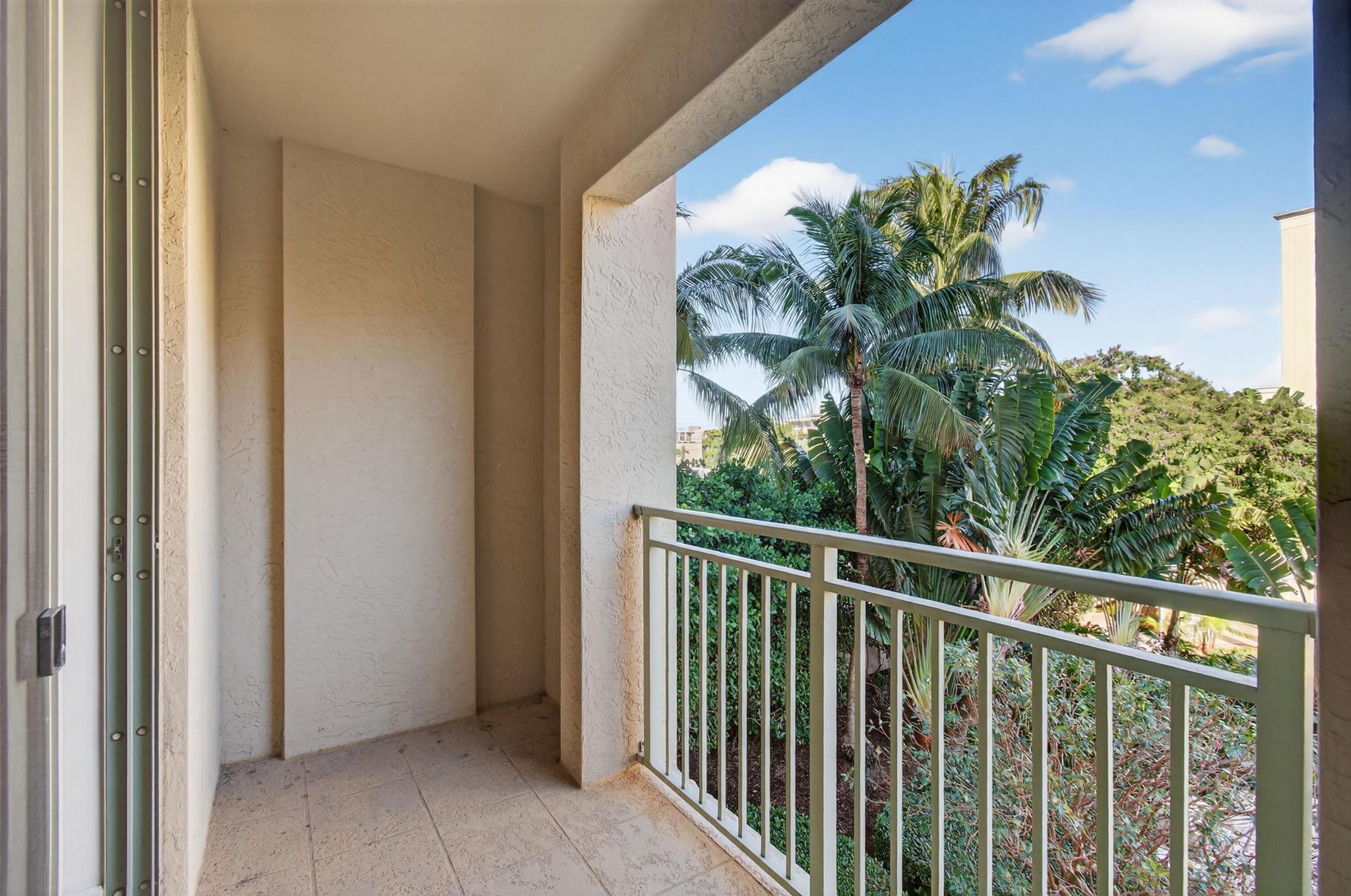 610 CLEMATIS CONDO - Residential