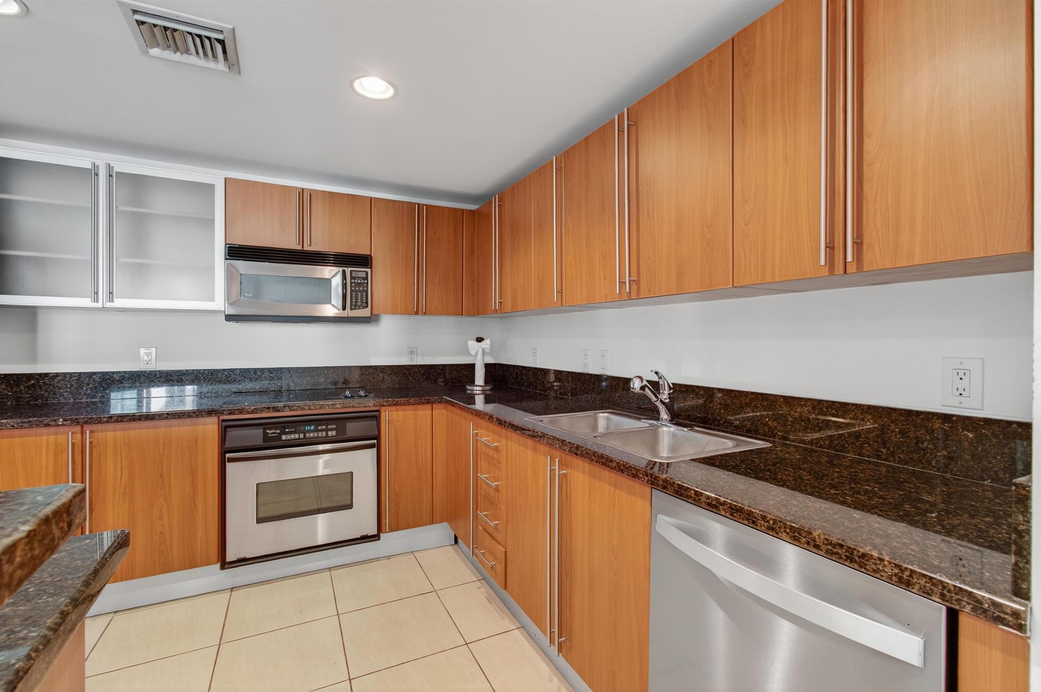 610 CLEMATIS CONDO - Residential