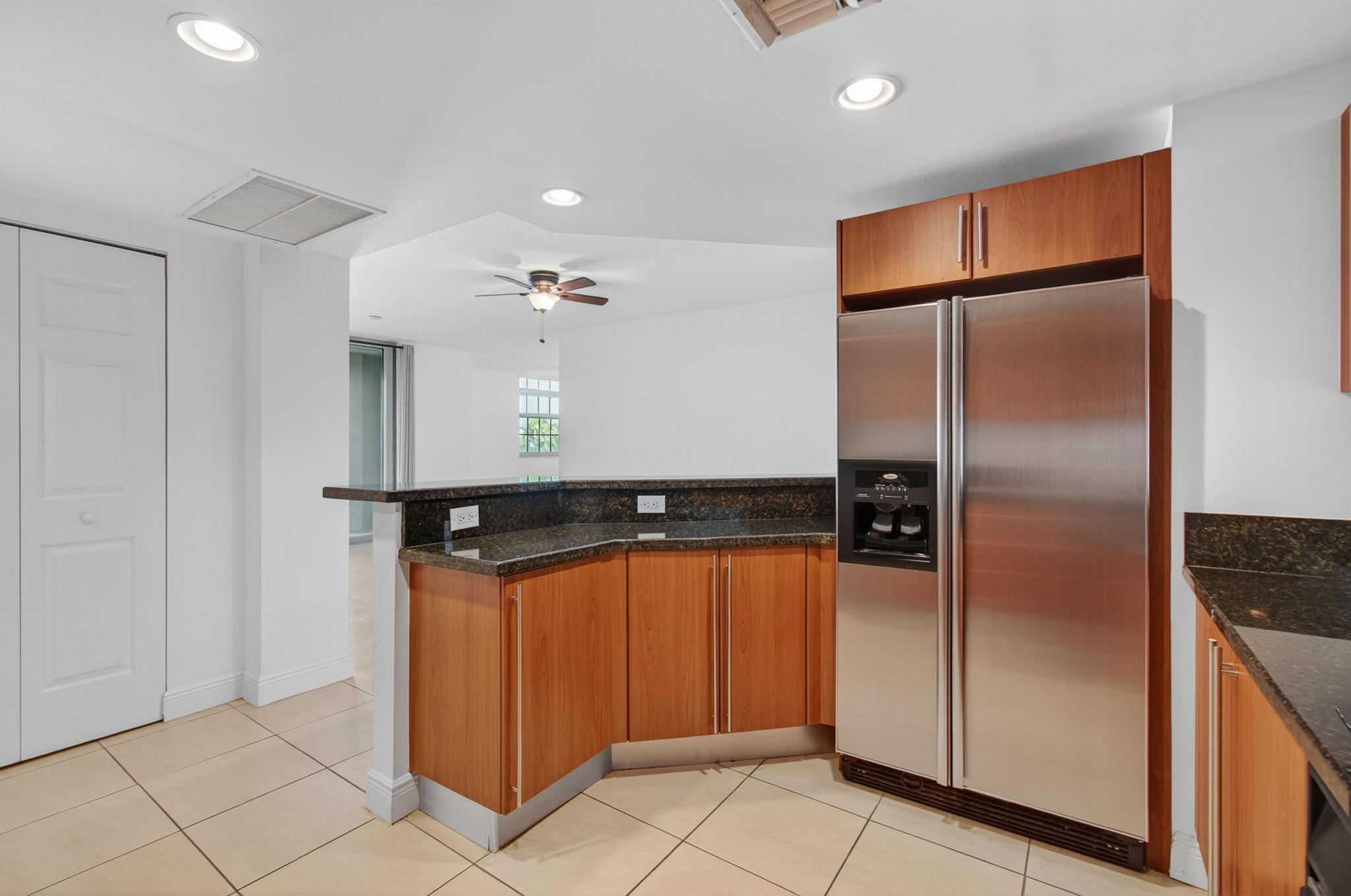 610 CLEMATIS CONDO - Residential