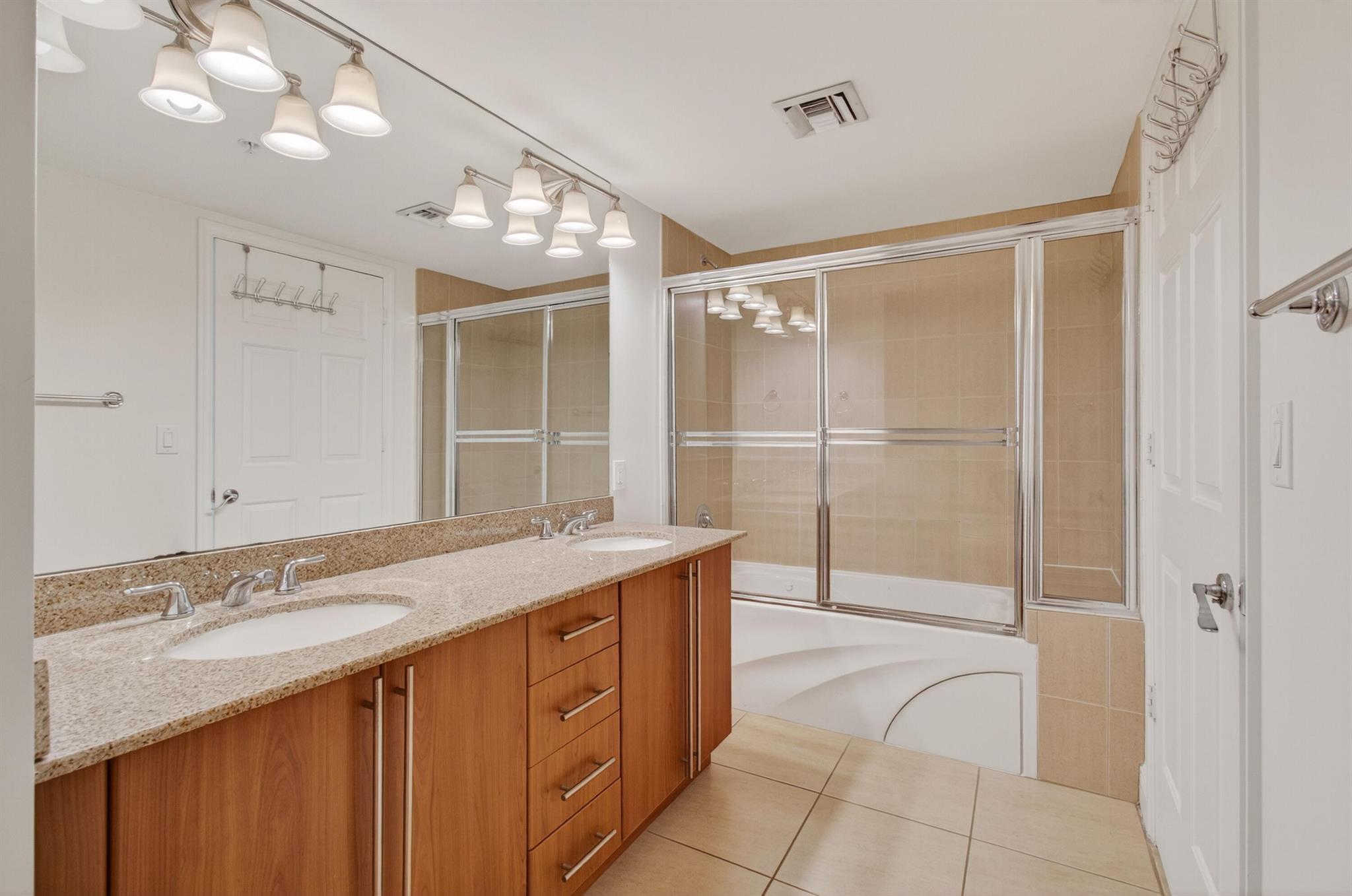 610 CLEMATIS CONDO - Residential