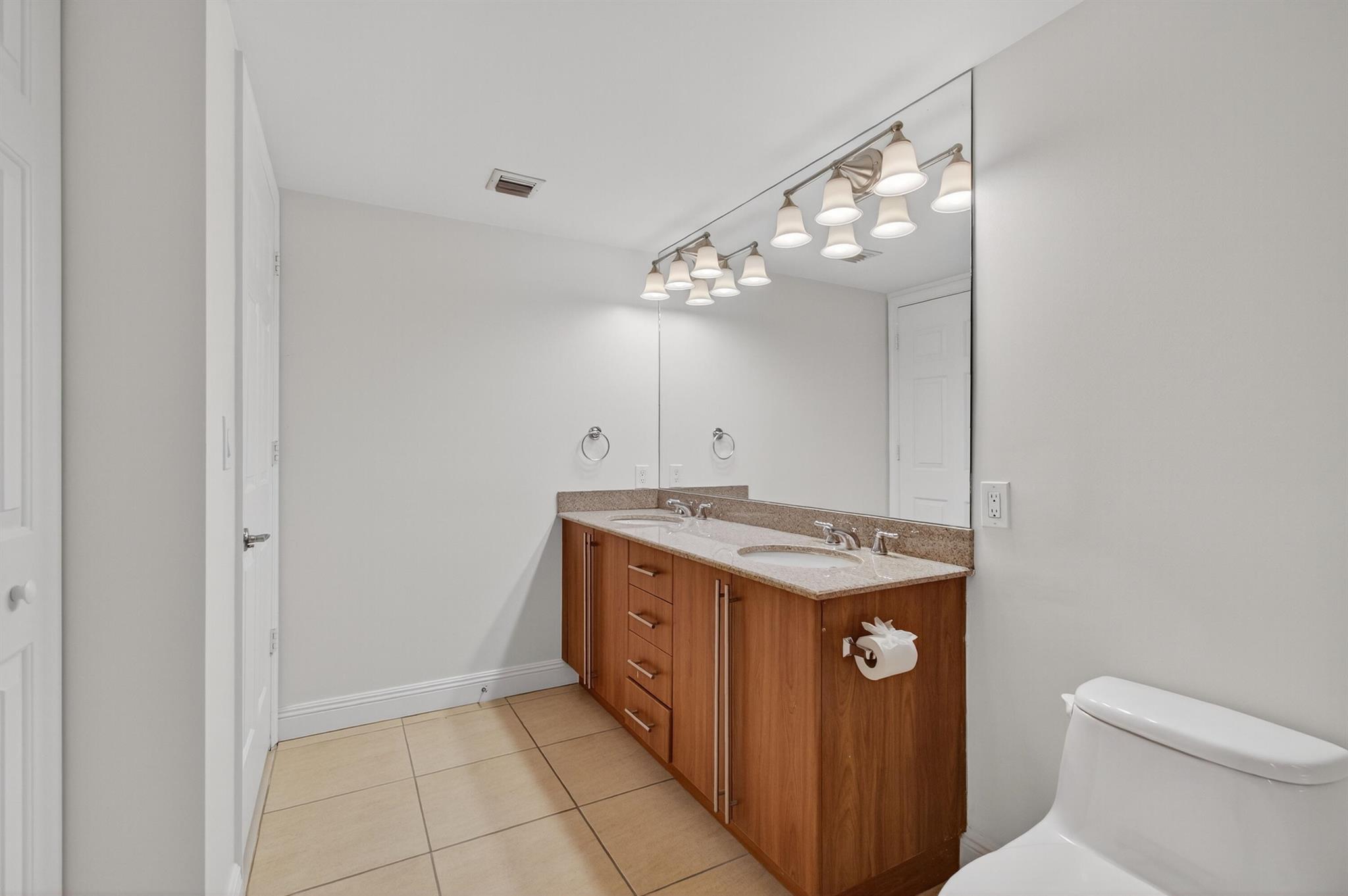 610 CLEMATIS CONDO - Residential