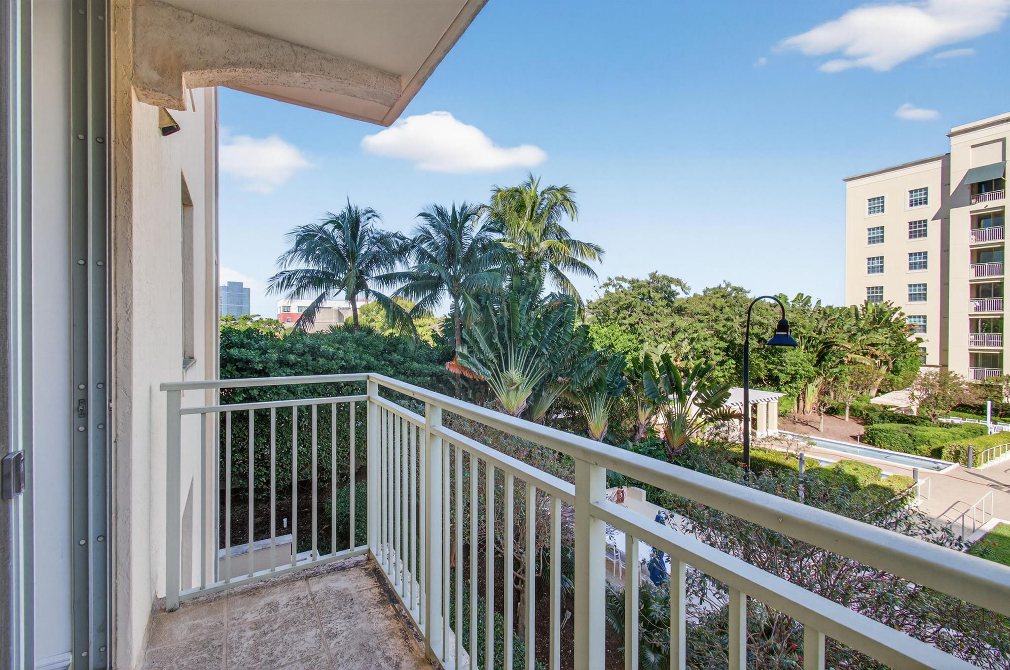 610 CLEMATIS CONDO - Residential