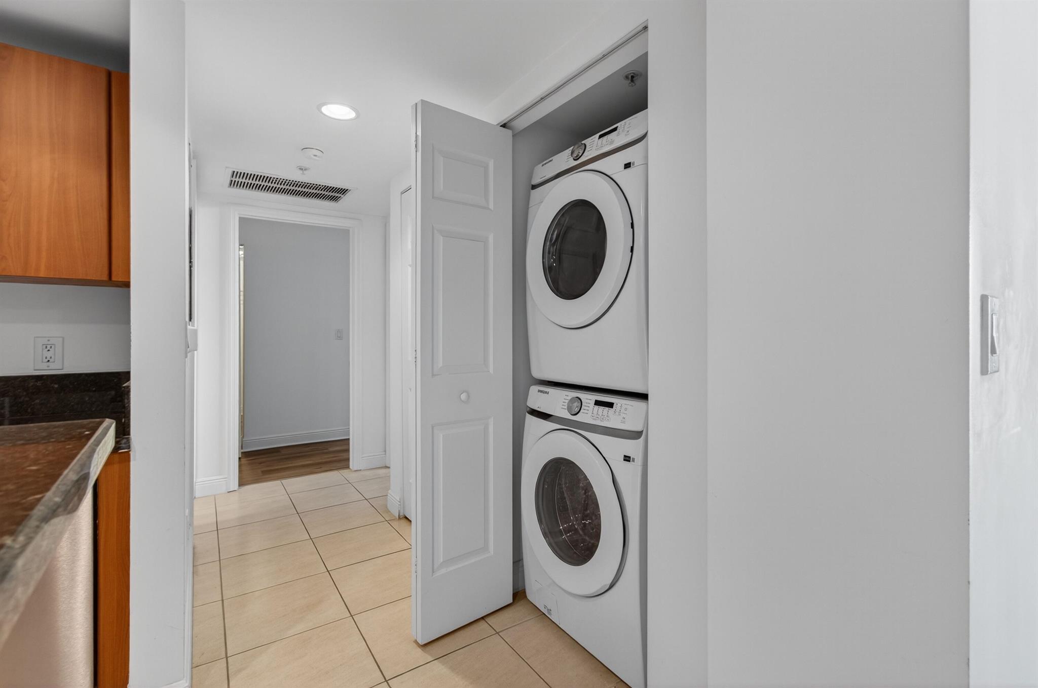 610 CLEMATIS CONDO - Residential