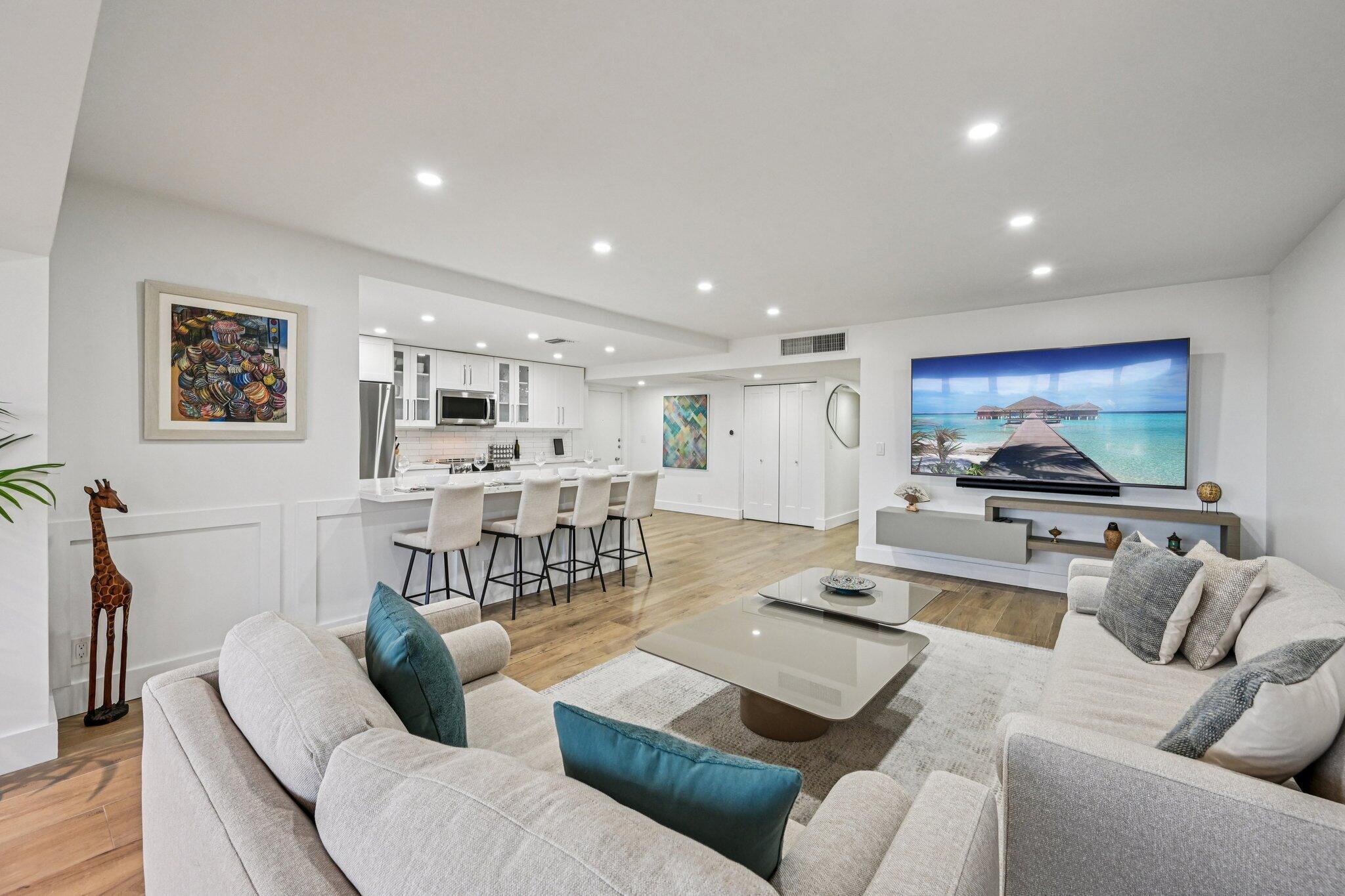 WESTCHESTER HOUSE CONDO - Residential