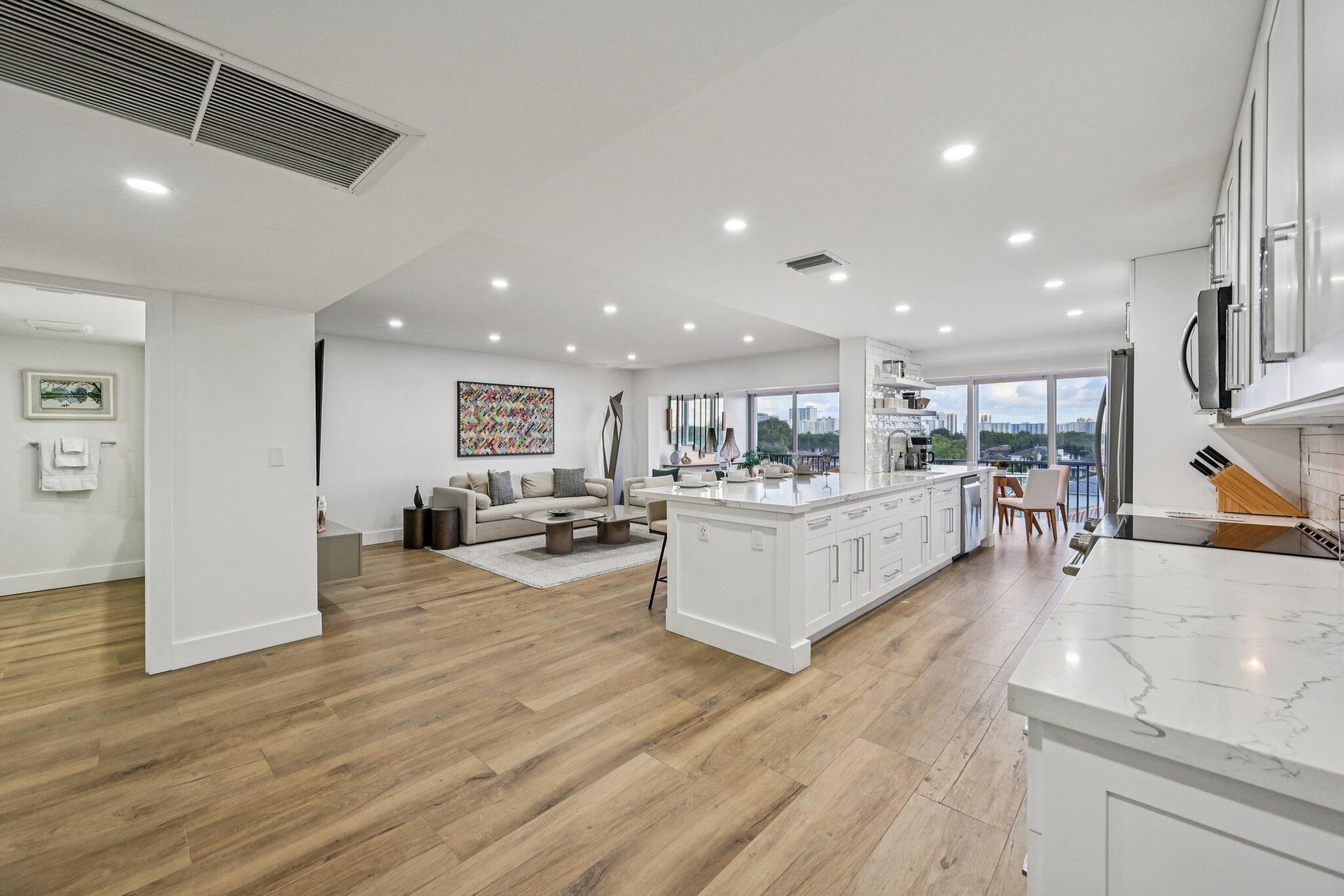 WESTCHESTER HOUSE CONDO - Residential