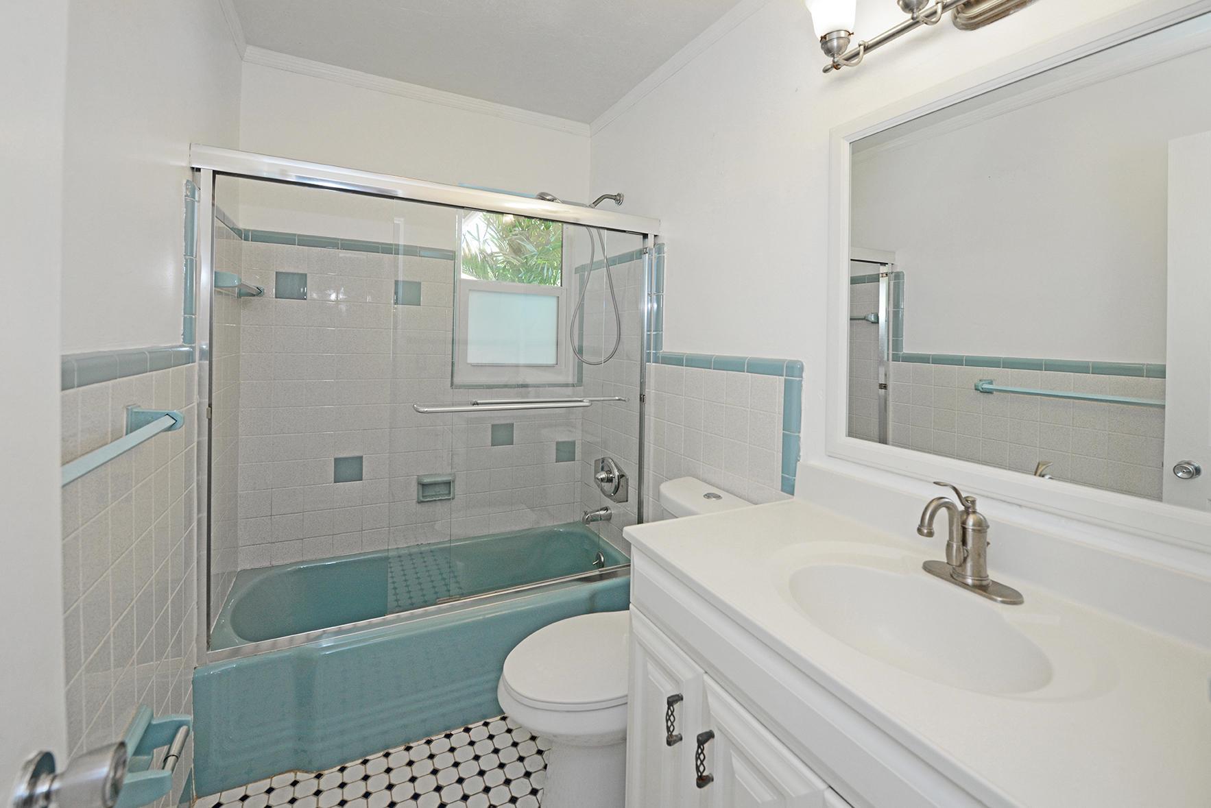 RIVERWOOD COVE - Residential Lease