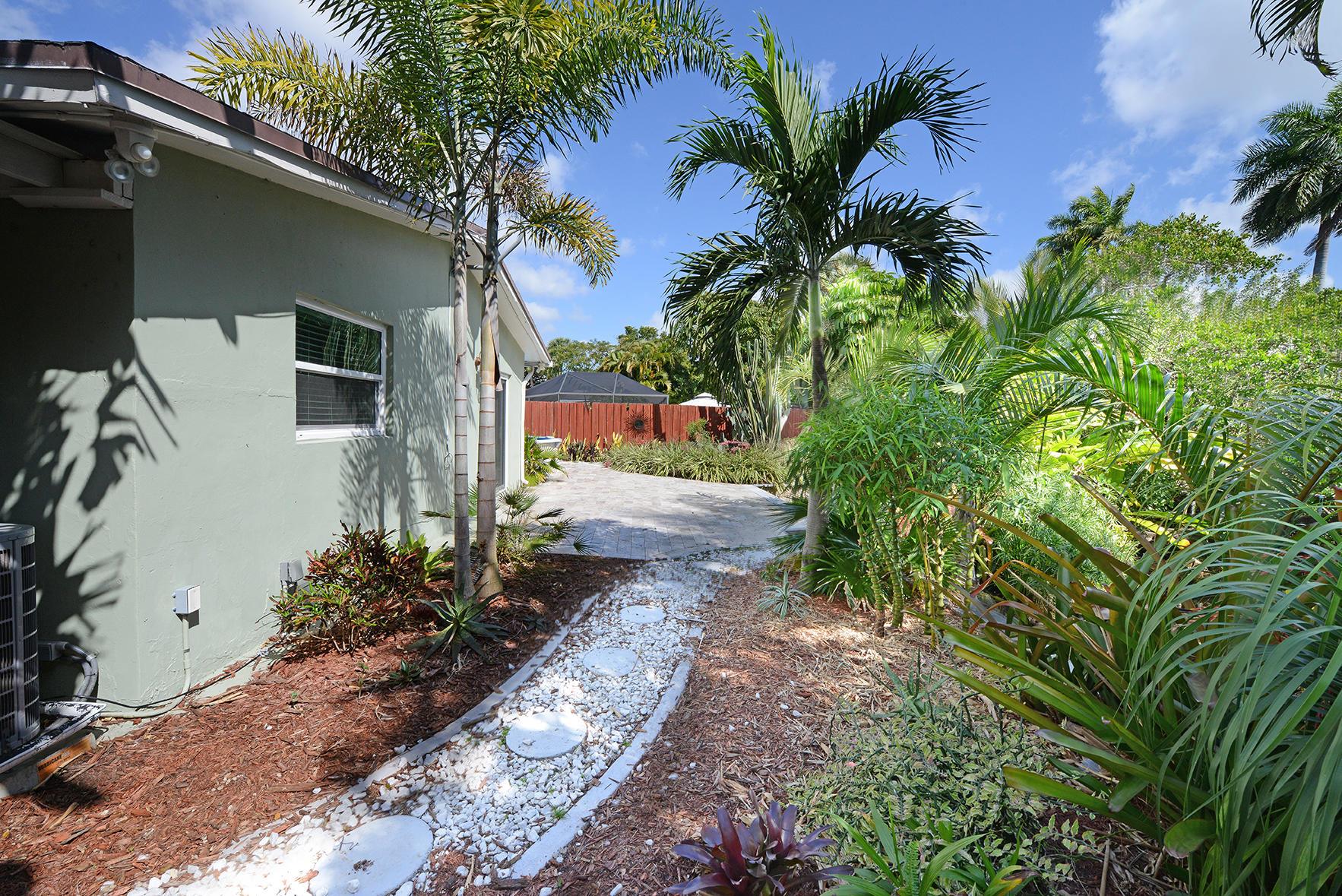 RIVERWOOD COVE - Residential Lease