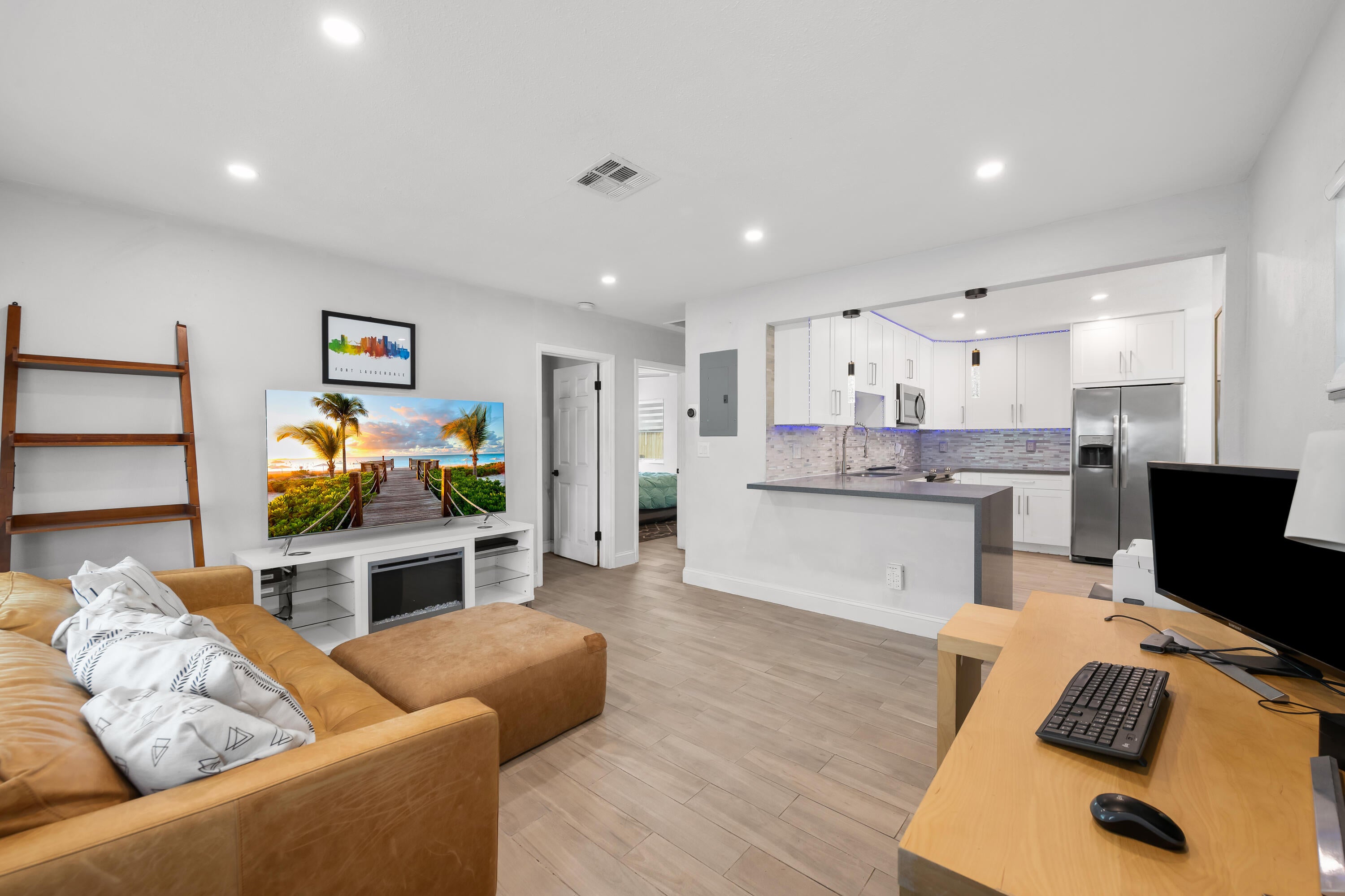 400 NW 52ND Court