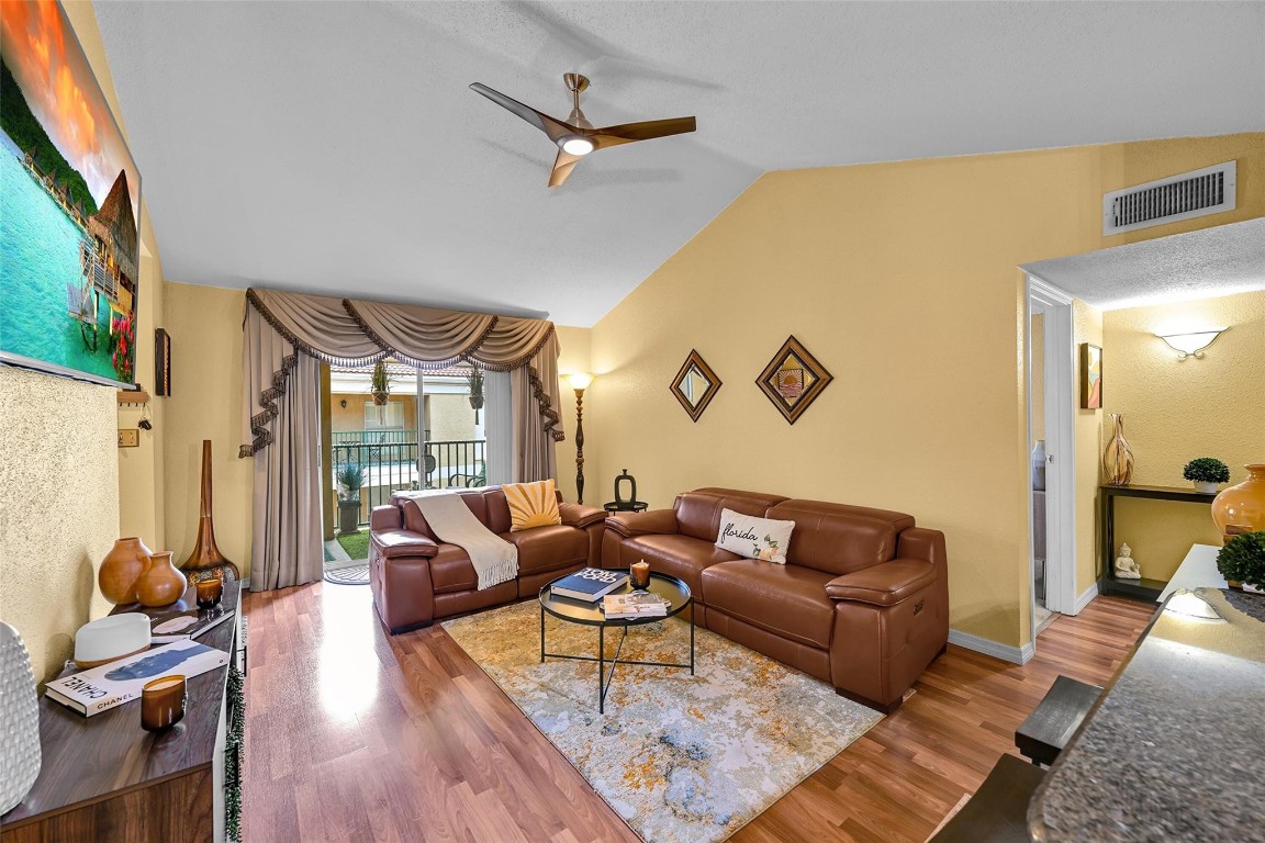 875 Riverside Drive 732