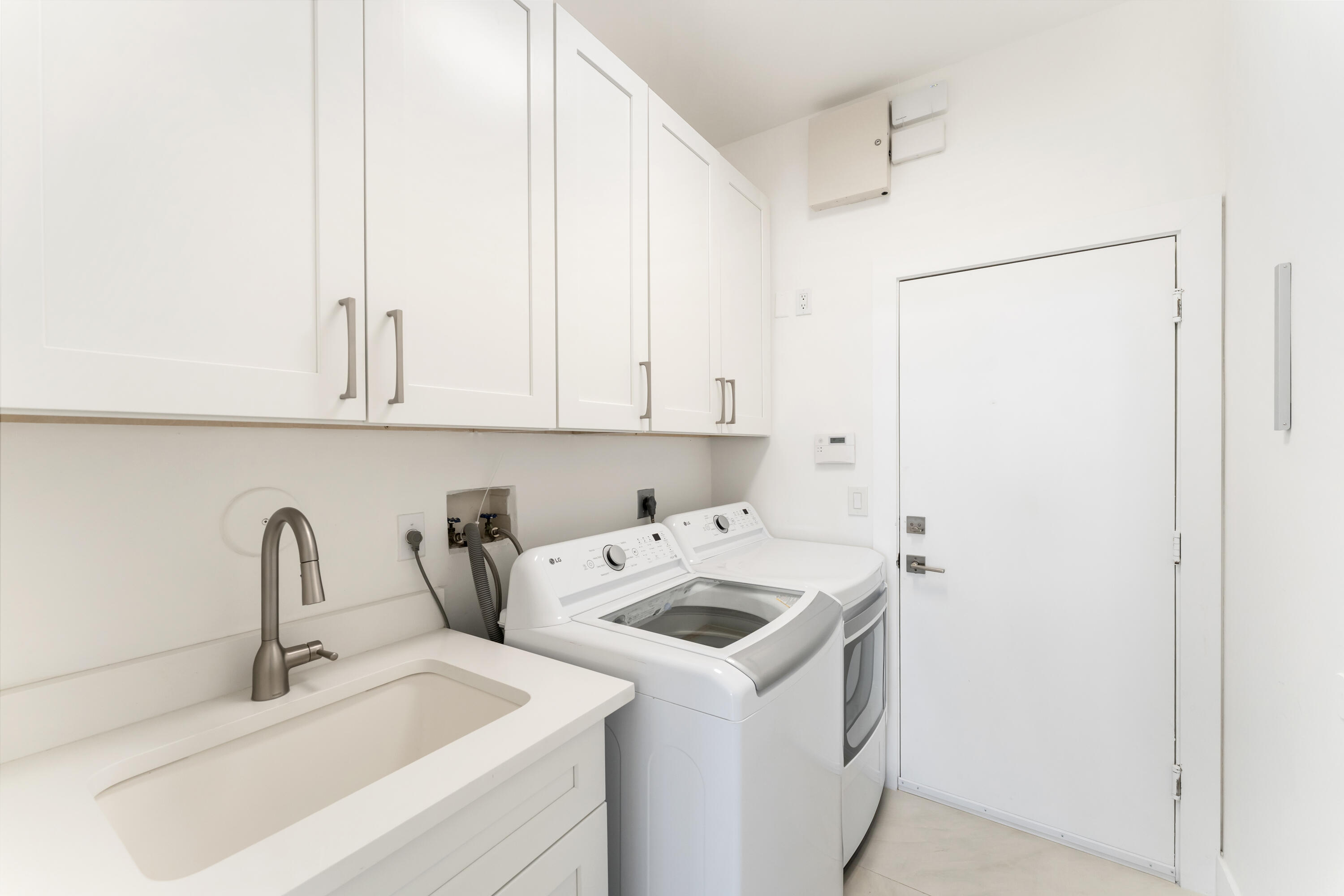 VICTORIA ISLES - Residential