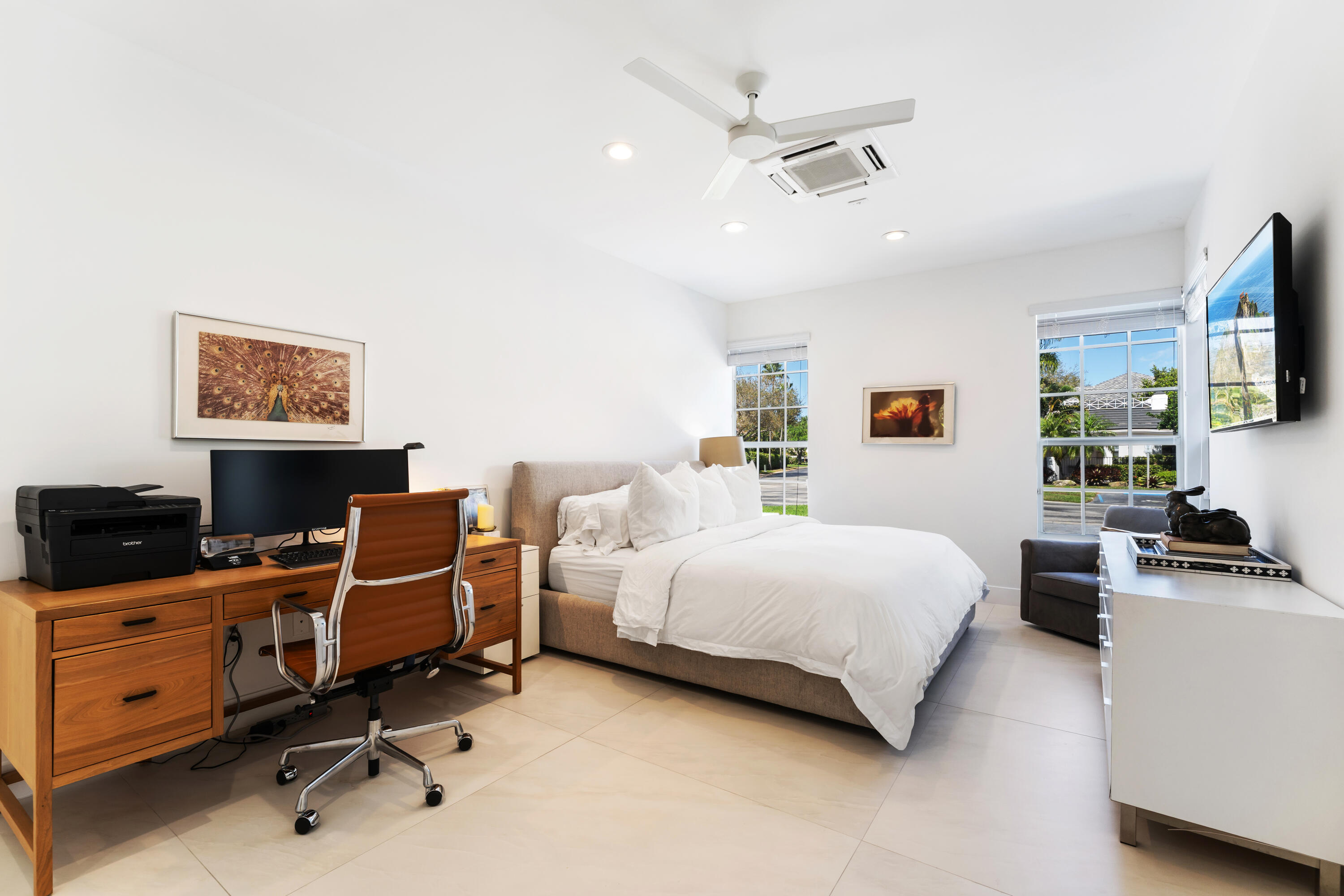 VICTORIA ISLES - Residential