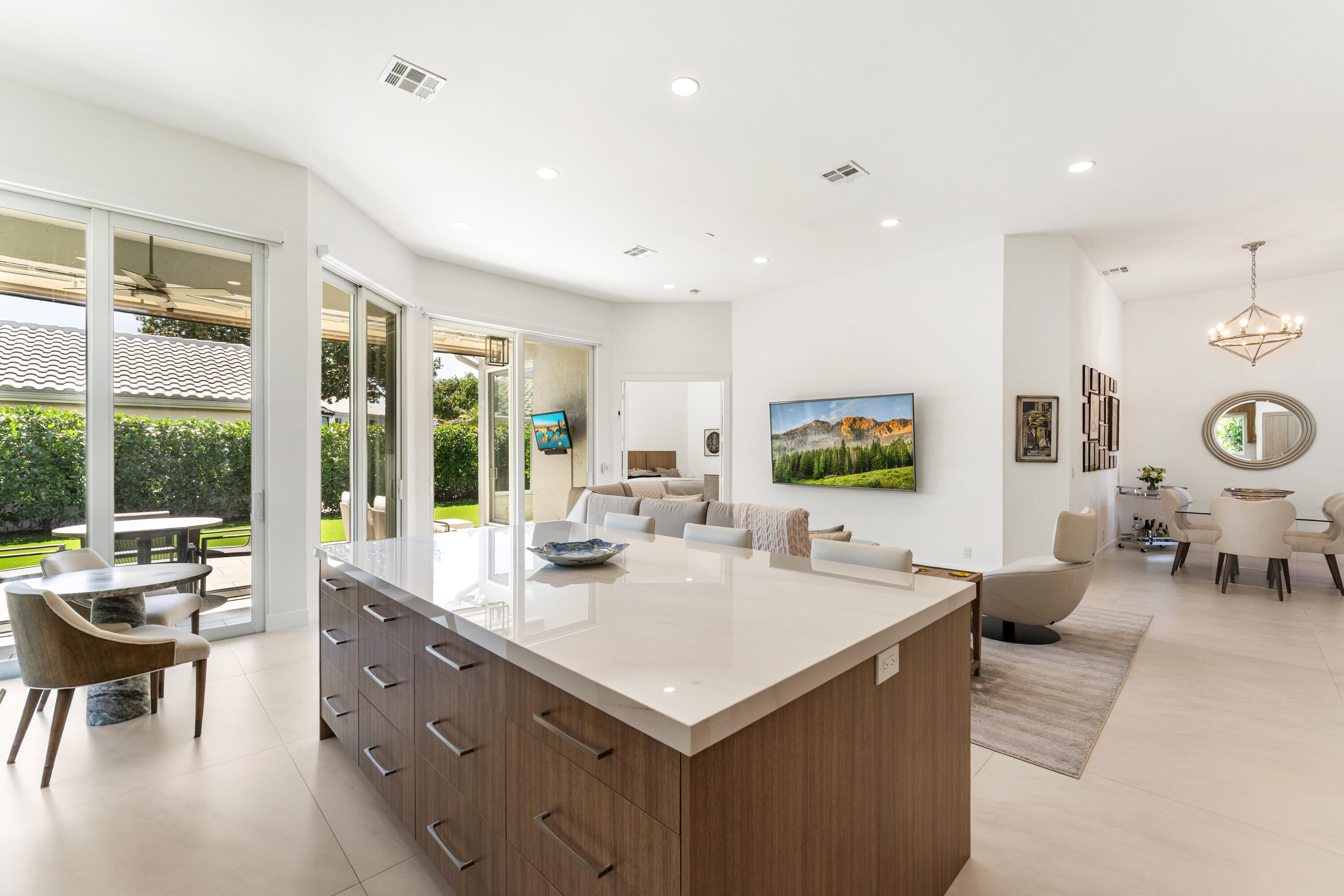 VICTORIA ISLES - Residential