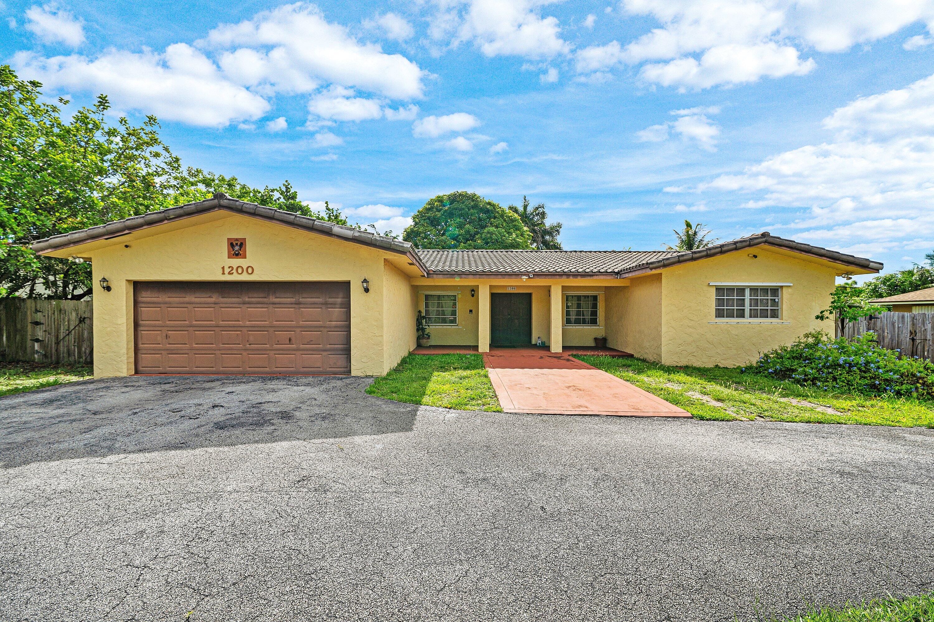 1200 NW 4TH Avenue