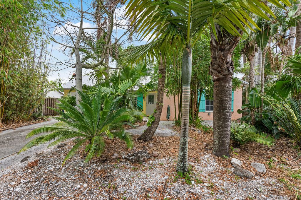 Photo of 165 Lakeside Drive, Jupiter, FL 33458 (MLS # R10972780)