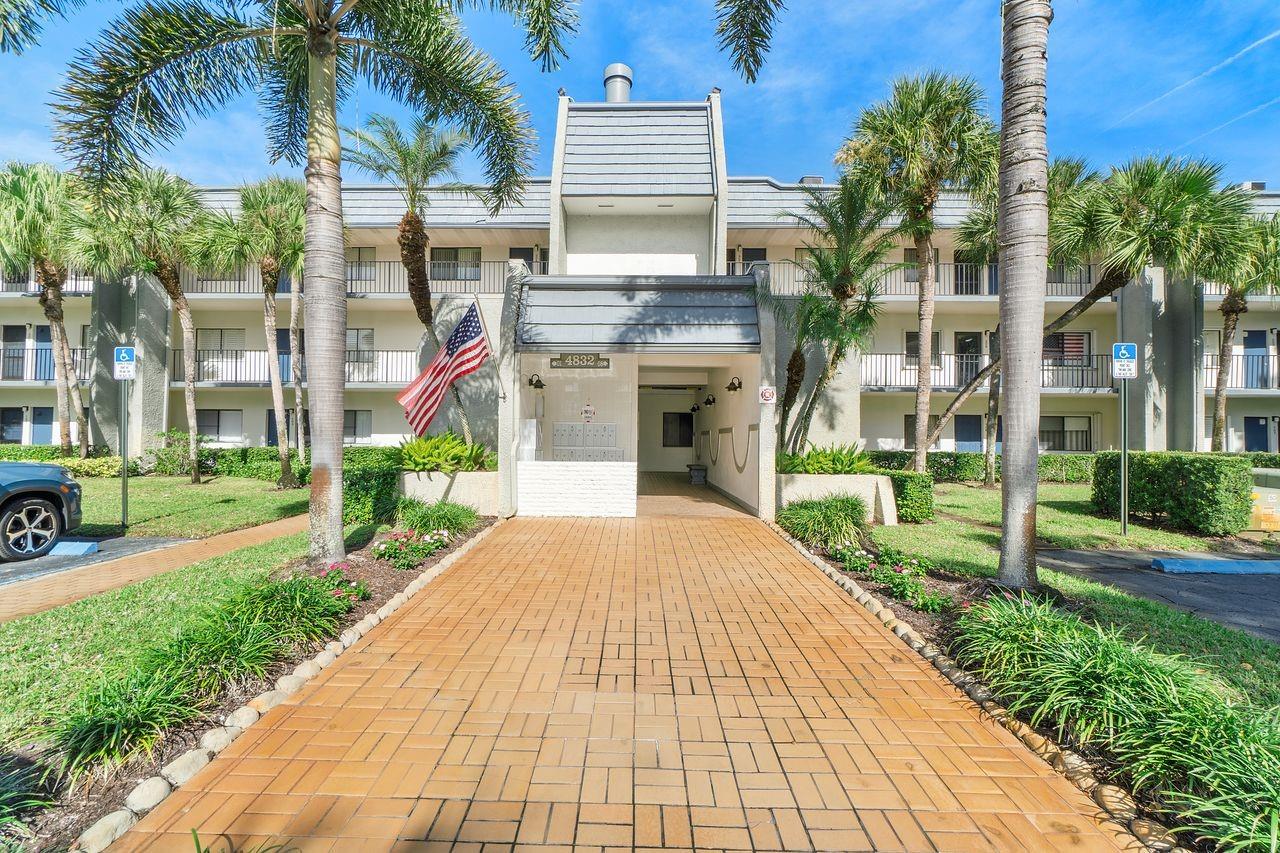 Fountains Of Palm Beach C - Residential