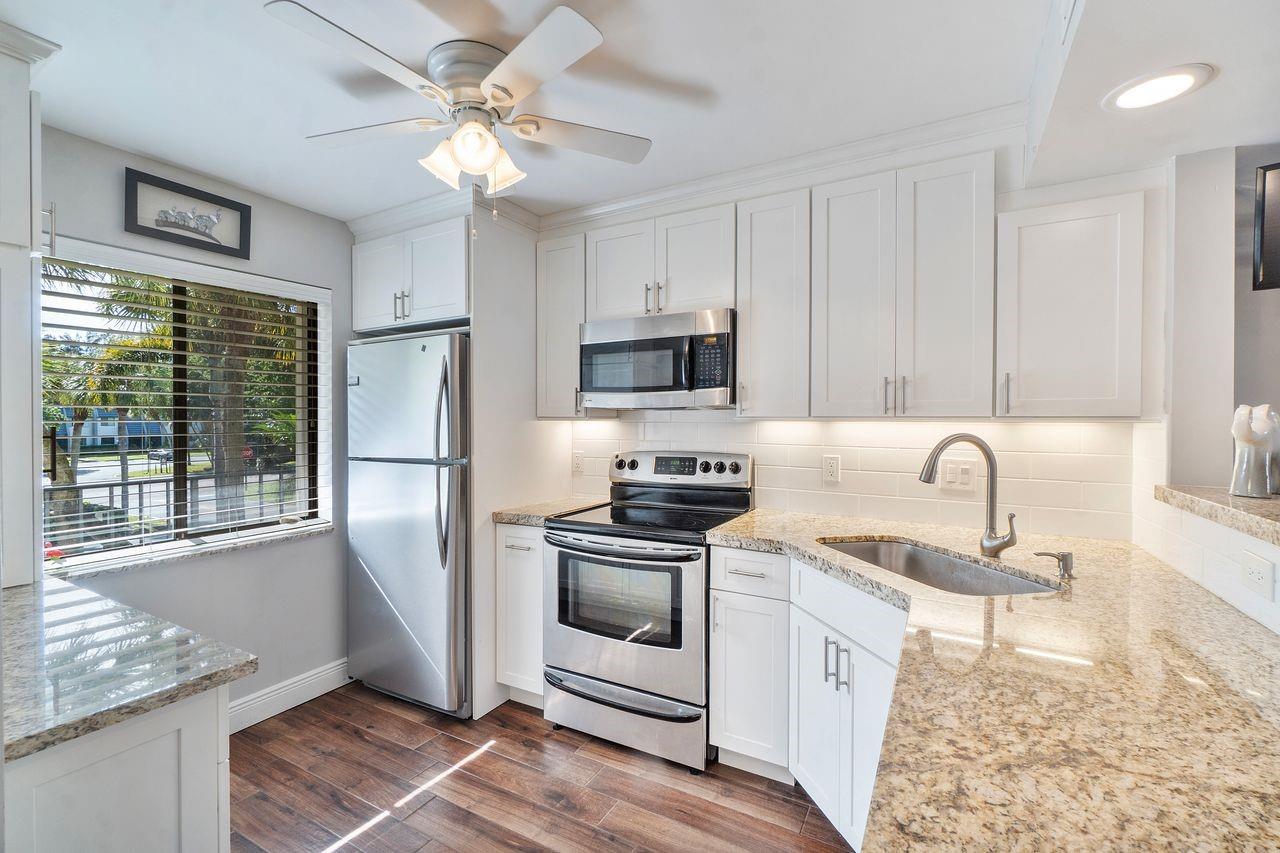 Fountains Of Palm Beach C - Residential