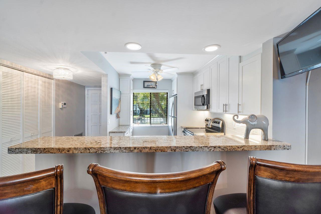 Fountains Of Palm Beach C - Residential