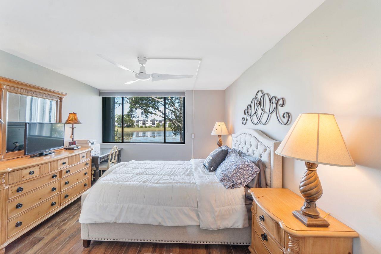 Fountains Of Palm Beach C - Residential