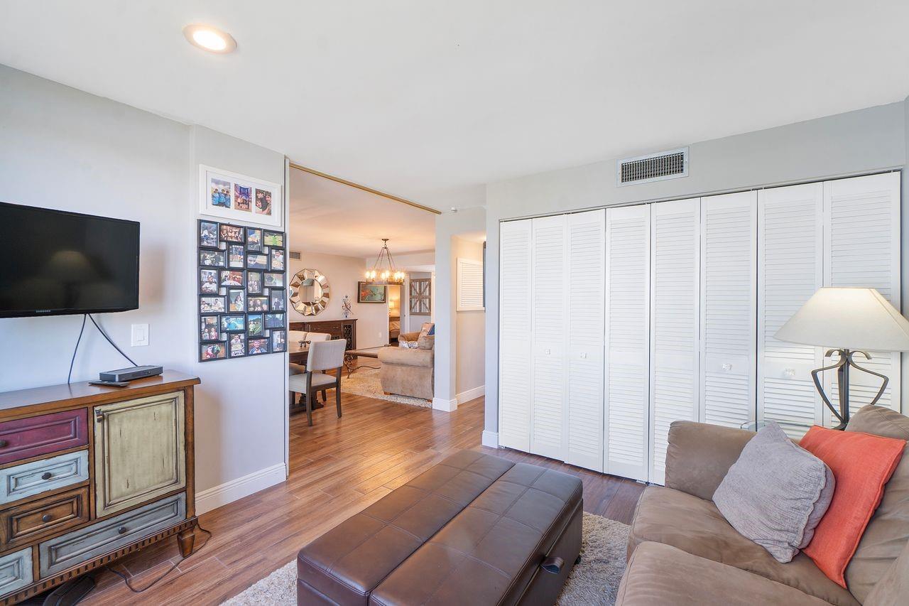 Fountains Of Palm Beach C - Residential