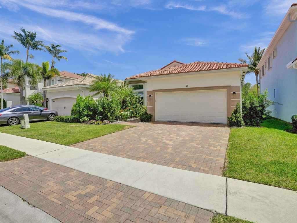 Photo of 41 Country Lake Circle, Boynton Beach, FL 33436 (MLS # R10992609)