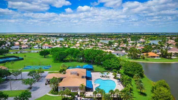 BOCA FALLS - THE ESTATES - Residential