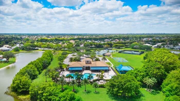 BOCA FALLS - THE ESTATES - Residential