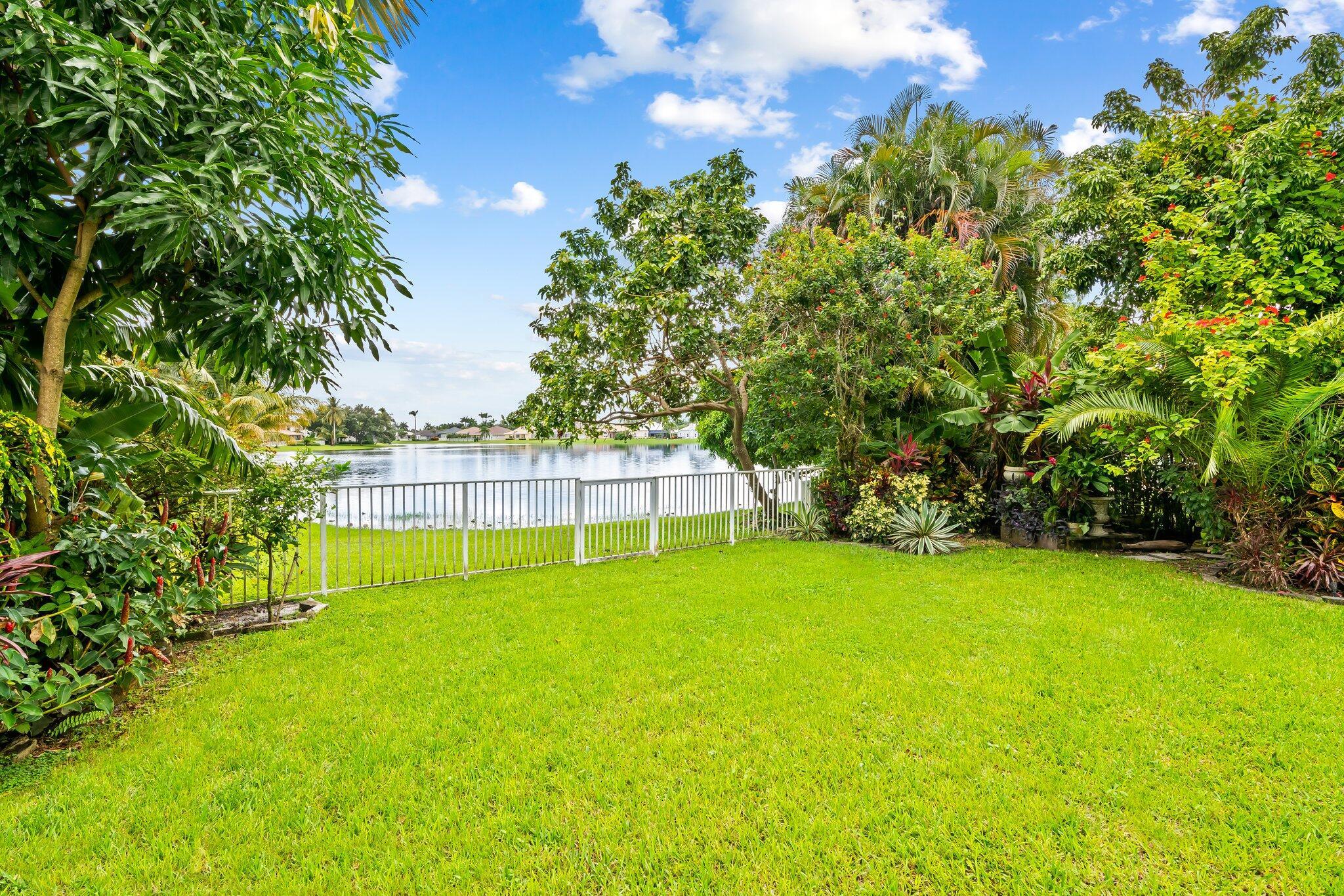 BOCA FALLS - THE ESTATES - Residential