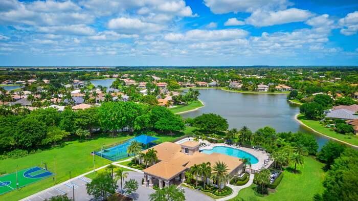 BOCA FALLS - THE ESTATES - Residential