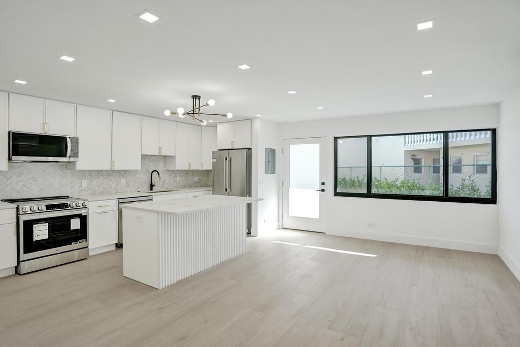 SANTA BARBARA SHORES - Residential Lease