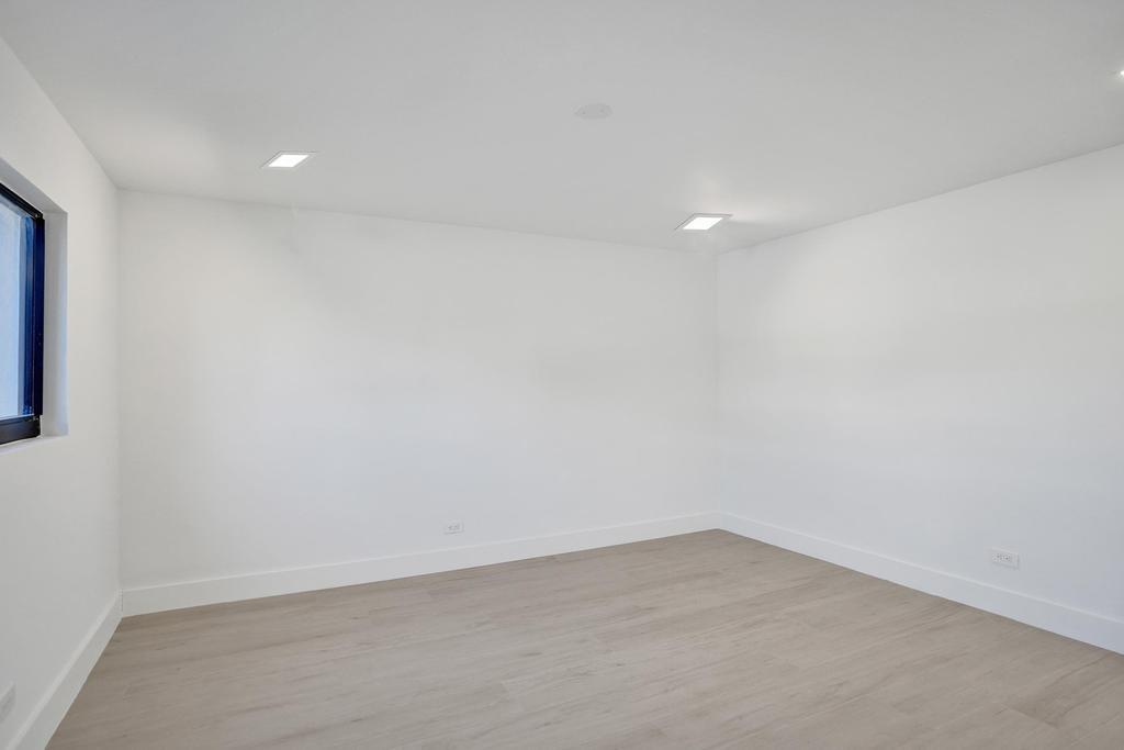 SANTA BARBARA SHORES - Residential Lease