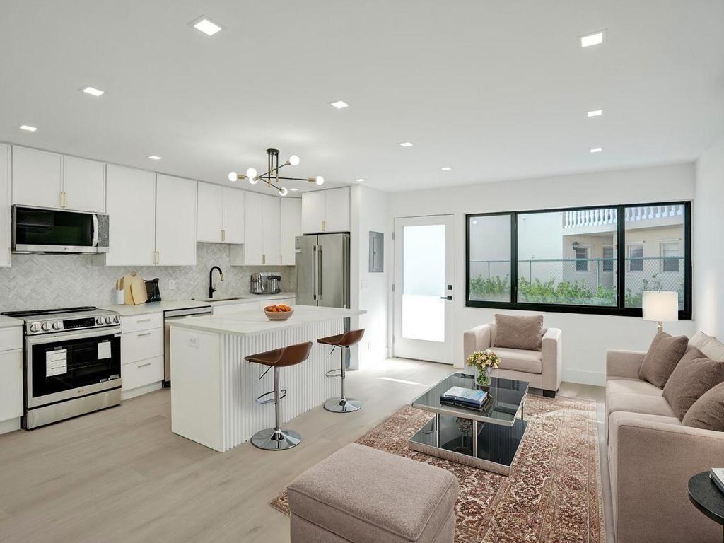 SANTA BARBARA SHORES - Residential Lease