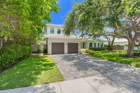 Photo of 1716 Middle River Drive, Fort Lauderdale, FL 33305 (MLS # B26045007)