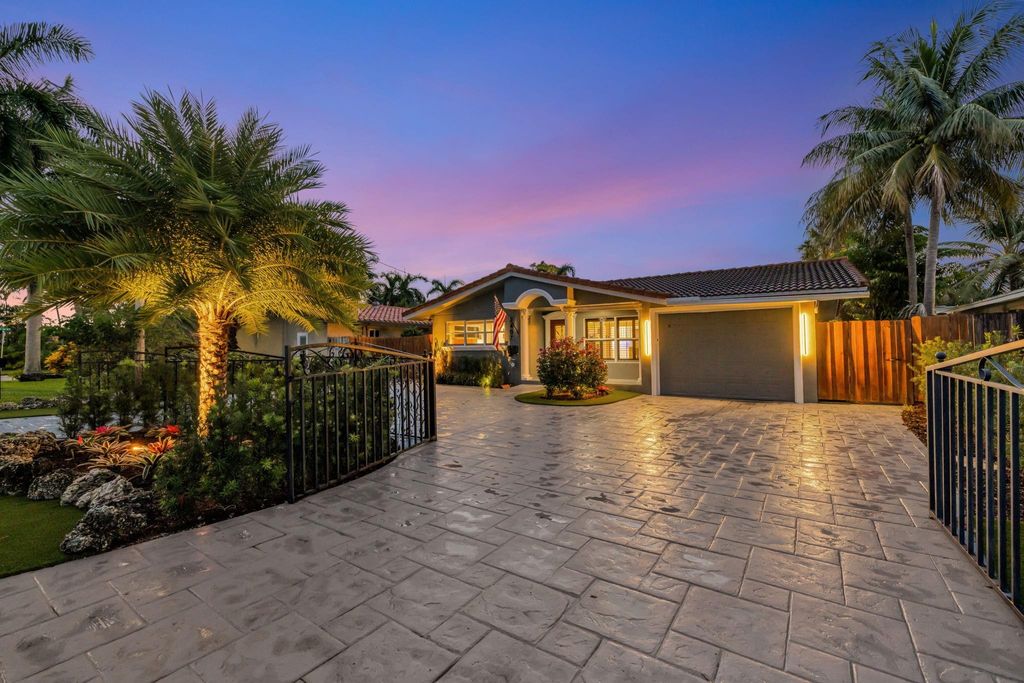 Photo of 2407 NE 17th Terrace, Wilton Manors, FL 33305 (MLS # F10532922)