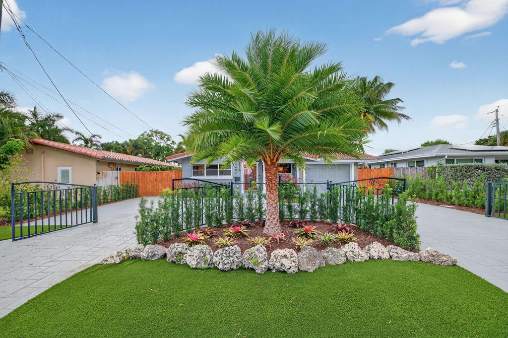 Photo of 2407 NE 17th Terrace, Wilton Manors, FL 33305 (MLS # F10532922)