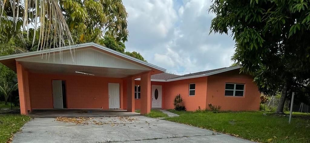 Photo of 2406 Holiday Court, Fort Pierce, FL 34982 (MLS # R10812590)