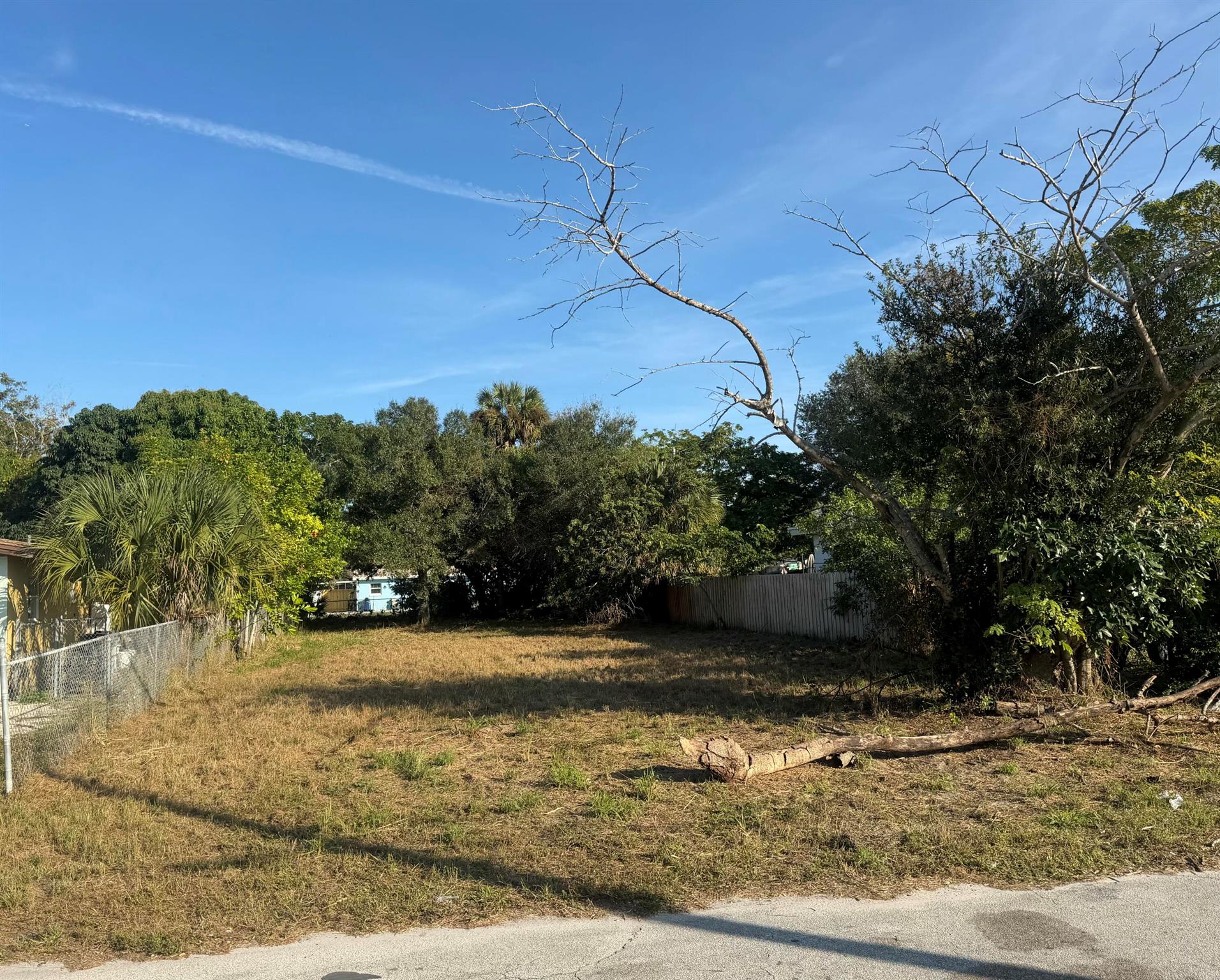 SUNLAND GARDENS - Land