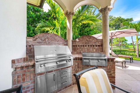 Tiny photo for 2055 Royal Palm Way, Boca Raton, FL 33432 (MLS # B26078017)